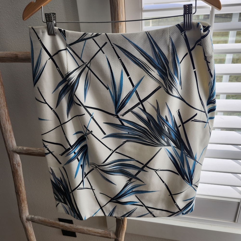 White House Black Market Blue and White Pencil Skirt
